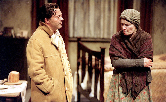 harolld-pinter-keith-allen-y-lindsay-duncan-en-la-habitacion-foto-stpehanie-berger-for-the-new-york-times