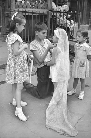 levirr-k-del-lobro-here-and-there-nea-york-the-new-york-times