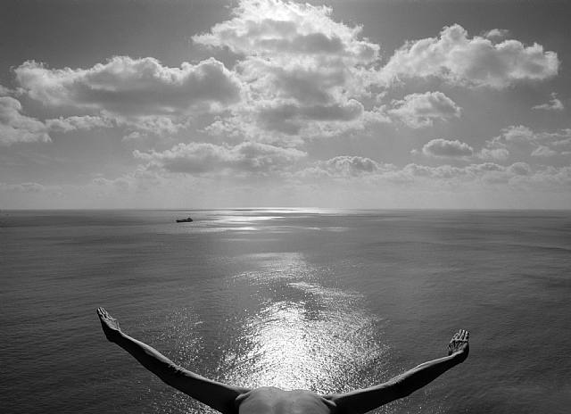 mar.-887g.-foto por Arno Rafael Minkkinen,.2002.-artnet mar.-887g.-foto por Arno Rafael Minkkinen,.2002.-artnet