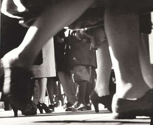 LISETTE MODEL.-8877bn.-Calle 42.-New York.-1940-41.-artnet