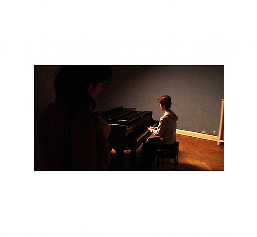 piano.-88SW.-por David Claerbout.-Galleri K.-Oslo.-photographiue.-artnet