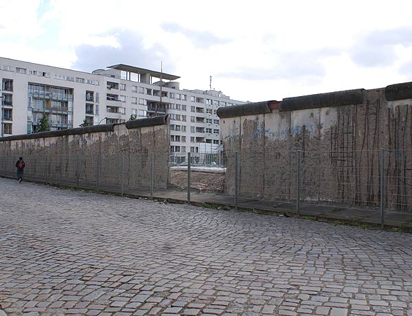 MURO.-BB.-tramo que se conserva del Muro.-foto Sonia Aparicio