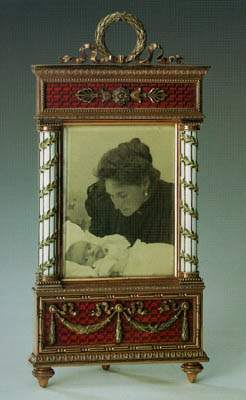 RUSIA.-9.-foto de la emperatriz Alexandra Fyodovna con su hija Tatyana.-Taller de Fabergé.-San Petersburgo.-1890